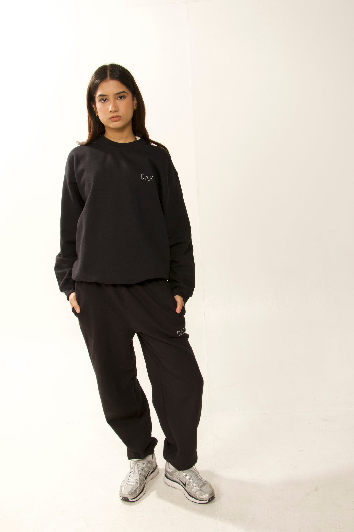 DAE Classic Sweatshirt - Black