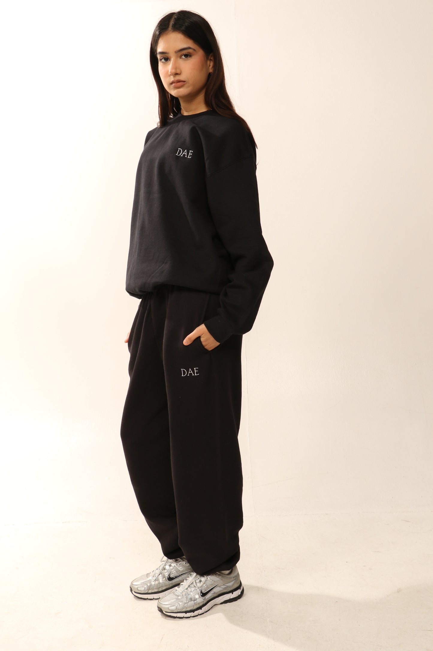 DAE Classic Sweatshirt - Black